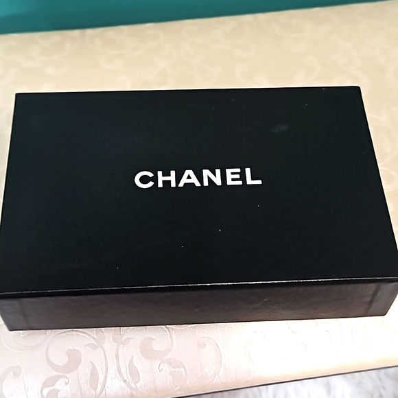 AUTHENTIC VENTAGE CHANEL WALLET 100%AUTHENTIC - Picture 8 of 12